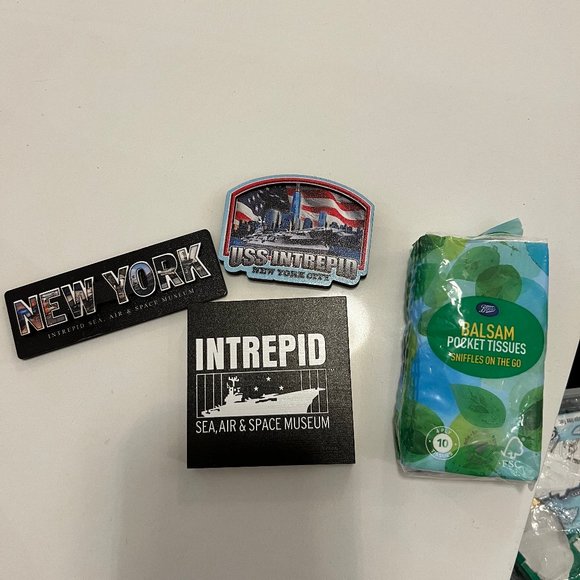 Magnets - Picture 4 of 6